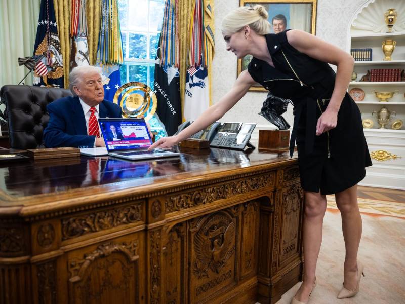 Fotografía de archivo de Trump y Harp en el Despacho Oval.