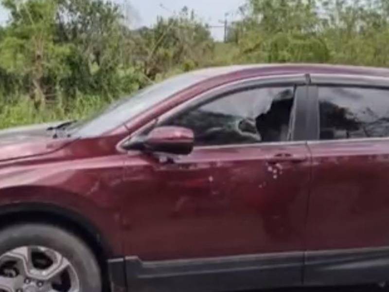 Camioneta en la que se conducía la víctima.