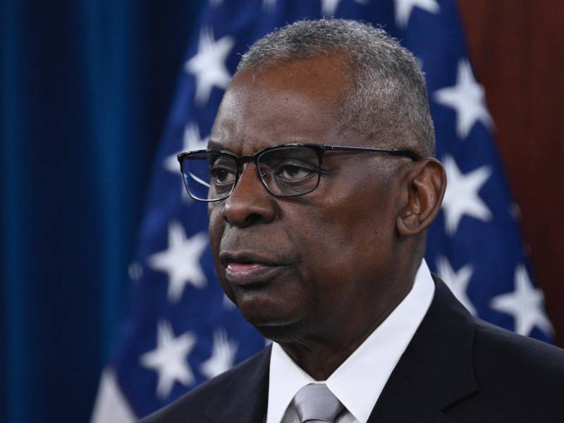 Austin protagonizó un escándalo por no informar al presidente Biden sobre su hospitalización.