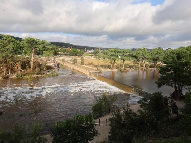 La crecida del río Guadalupe en Kerrville, Texas, provocó inundaciones históricas que dejaron un centenar de muertos.