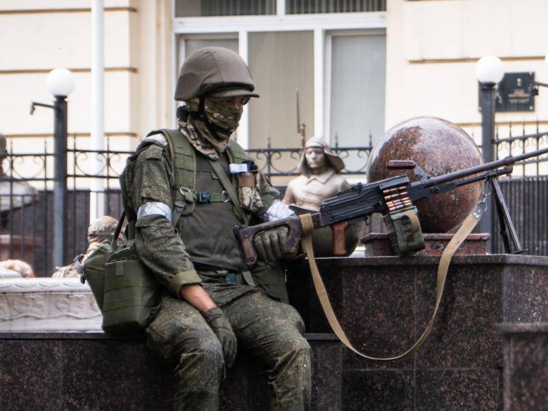 El grupo de mercenarios Wagner avanzaban a unos 200 kilómetros de Moscú con un fuerte armamento bélico, según informaron medios rusos.