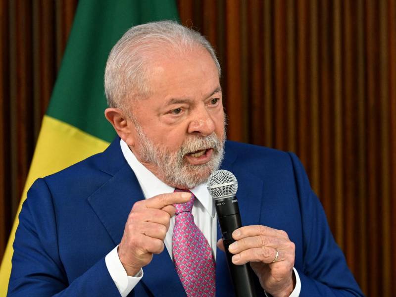 Lula regresó hoy a Brasilia y dirigió reuniones desde su oficina en el edificio de la presidencia, invadido ayer por bolsonaristas.