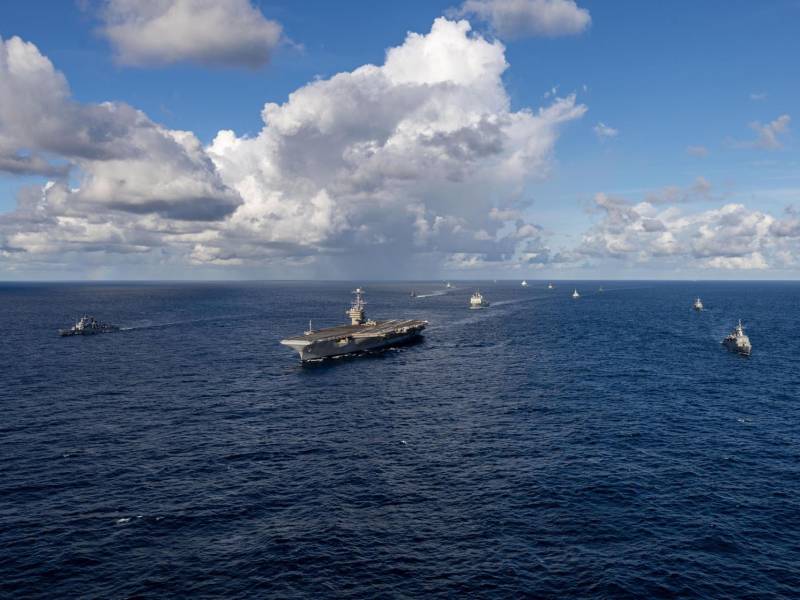 La Marina estadounidense lanzó cuatro misiles balísticos de alcance intercontinental desde la costa este de Florida.