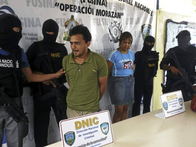 Se capturó a la administradora y al guardia del parqueo donde estaban los carros.