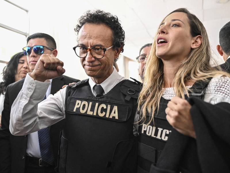 El periodista Christian Zurita, sustituyó a su amigo Fernando Villavicencio, asesinado el pasado miércoles, en la candidatura presidencial del movimiento Construye.