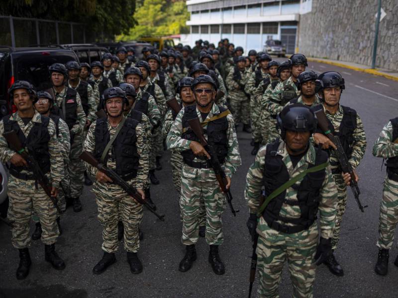 El Gobierno de Nicolás Maduro desplegó los Cuerpos Combatientes de la milicia y la Milicia Nacional Bolivariana en 284 frentes de batalla, para garantizar la independencia y la paz del país.