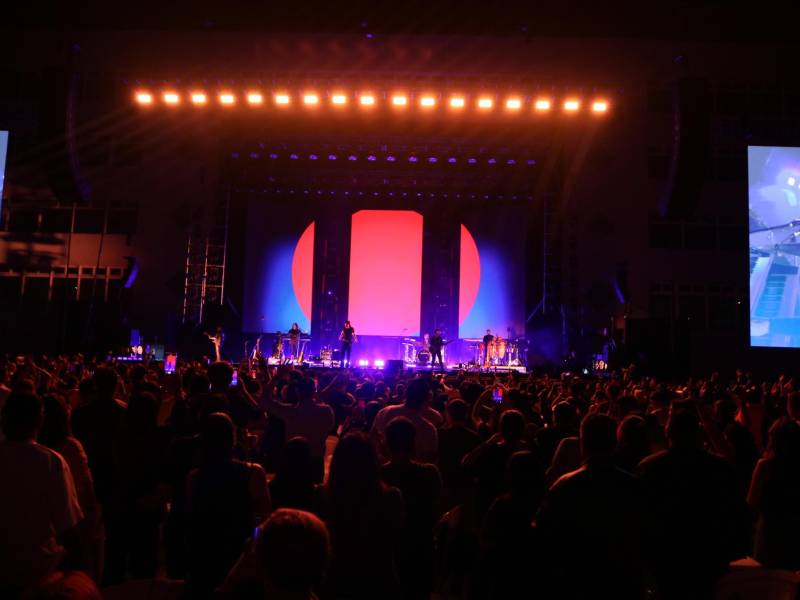 El público respondió con gran amor ante la presencia del artista y lo acompañó en cada una de las icónicas canciones interpretadas.