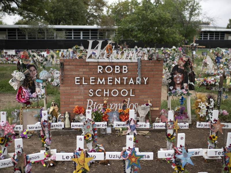 La respuesta policial al tiroteo en el que murieron 22 personas en Uvalde, Texas, ha sido duramente criticada.