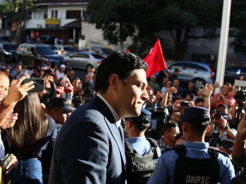 Marlon Ochoa llegando a las instalaciones del Ministerio Público en Tegucigalpa.