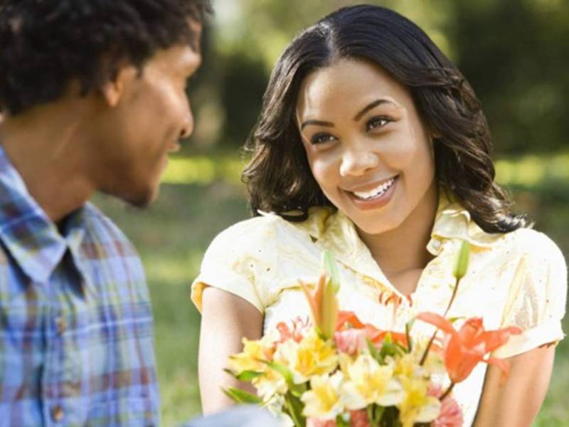 Las mujeres no expresan con palabras muchas veces lo que sienten, pero si lo hacen a través de los gestos.