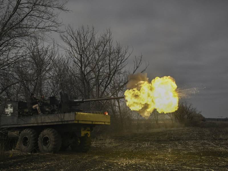 Tropas ucranianas luchan por el control de Bajmut frente al rápido avance del ejército ruso en esa zona.
