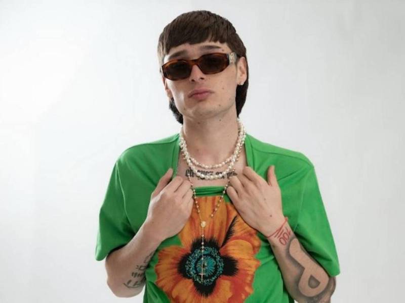 Peso Pluma es uno de los artistas mexicanos del momento y prueba de ello son las colaboraciones que ha hecho con otros músicos de renombre, así como sus múltiples presentaciones.