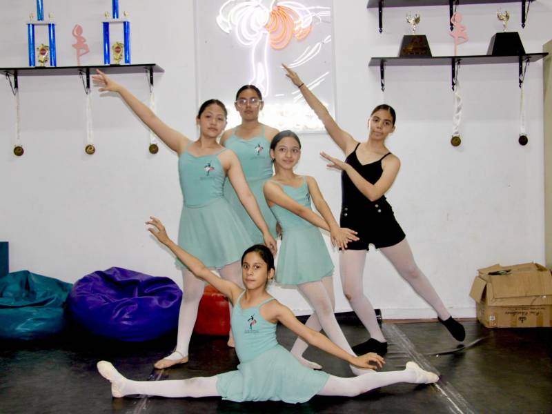 El grupo de ballet de Casa de la Cultura se prepara para competir en competencia internacional All Dance Orlando 2023.