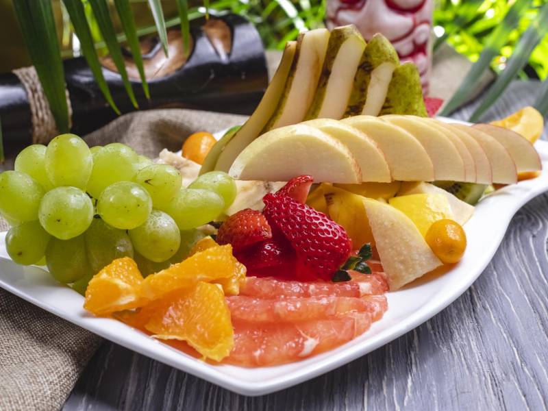 Coma más frutas entre comidas fuertes.