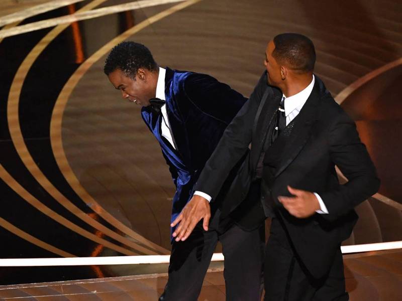 El momento cuando Will Smith golpeó a Chris Rock se convirtió en tendencia mundial.