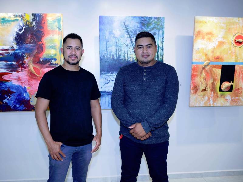 <b><span class=mln_uppercase_mln>Artistas.</span></b> Marcio Arteaga y Óscar Hernández deleitaron a los presentes con sus magníficas obras. FOTOS: YOSEPH AMAYA
