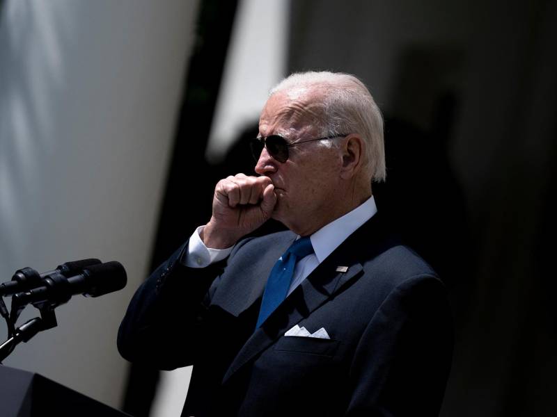 Biden tiene una leve tos de la que se recupera tras dar nuevamente positivo de covid 19.
