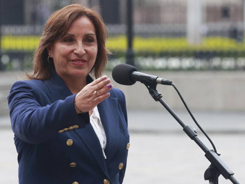 In this handout picture released by the Peruvian Presidency, Peru's new President Dina Boluarte speaks to the press in Lima, on December 8, 2022, a day after being sworn by Congress as Peru's first-ever woman President following the impeachment of Pedro Castillo. - Peruvian Pedro Castillo was impeached and replaced as president by his deputy on Wednesday in a dizzying series of events in the country that has long been prone to political upheaval. Dina Boluarte, a 60-year-old lawyer, was sworn in as Peru's first female president just hours after Castillo tried to wrest control of the legislature in a move criticised as an attempted coup. (Photo by melina Mejia / Peruvian Presidency / AFP) / RESTRICTED TO EDITORIAL USE - MANDATORY CREDIT AFP PHOTO / PERUVIAN PRESIDENCY / MELINA MEJIA - NO MARKETING NO ADVERTISING CAMPAIGNS - DISTRIBUTED AS A SERVICE TO CLIENTS