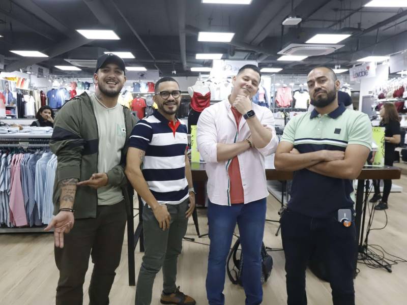La primera boutique multimarca La Riviera abre sus puertas en el City Mall de San Pedro Sula, con un entretenido y dinámico evento en el que los Hijos del Morazán brindaron un programa especial desde el mencionado lugar. Decenas de personas llegaron al lugar para degustar del show y apreciar las prendas que aquí se venden. También miembros del equipo de Pacer y del City Mall estuvieron presentes.