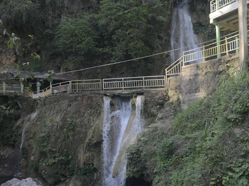 Santa Bárbara tiene 5,024 kilómetros cuadrados y a lo largo de la carretera que lo cruza hay balnearios. El ingreso para las personas que vienen de la zona central es por Pito Solo y las de occidente y norte por Ceibita Norte. FOTOS Y VIDEO: HÉCTOR EDÚ