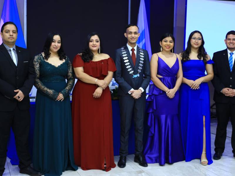 La nueva junta directiva de JCI San Pedro Sula, conformada por: Héctor García, Sharon Rivera, Selena Ramírez, Ibran Rodríguez (presidente), Leslie Coello, Joselyne Fiallos y Juan Pineda.