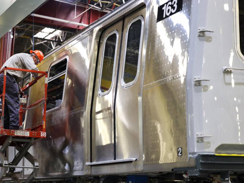 Los empleados de Kawasaki reciben cursos de inglés, vacaciones y otros beneficios en la fábrica.