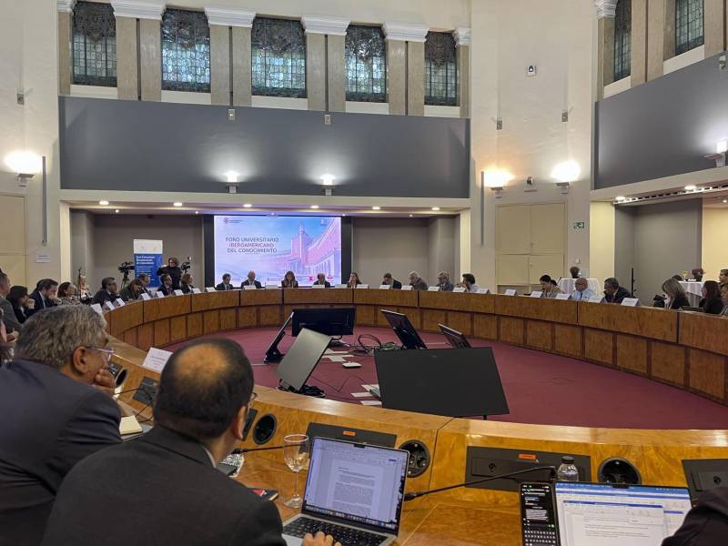 Rectores y autoridades de una veintena de universidades iberoamericanas se reunieron este martes en el Foro Universitario Iberoamericano de Conocimiento en Madrid.