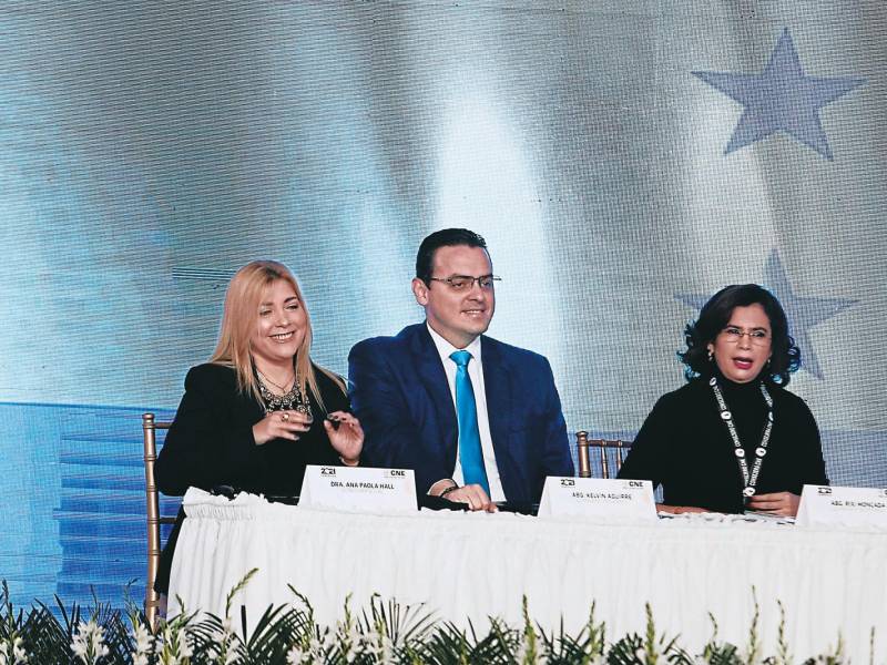 Archivo. En la declaratoria de las elecciones 2021, la autoridades del CNE anunciaron la repetición de comicios.