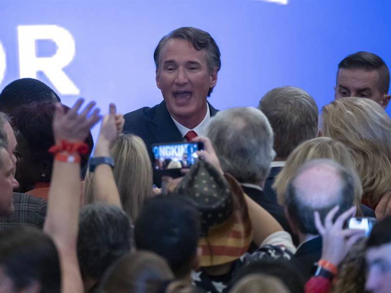 El republicano Glenn Youngkin.