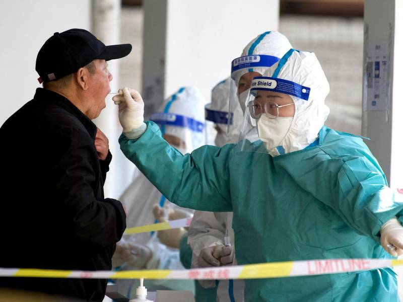 China realiza pruebas masivas de coronavirus para contener el nuevo brote del virus en las principales ciudades.