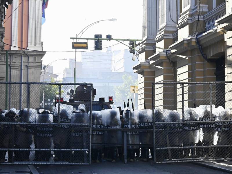 Militares se tomaron las inmediaciones de la sede del poder Ejecutivo en La Paz el pasado martes.