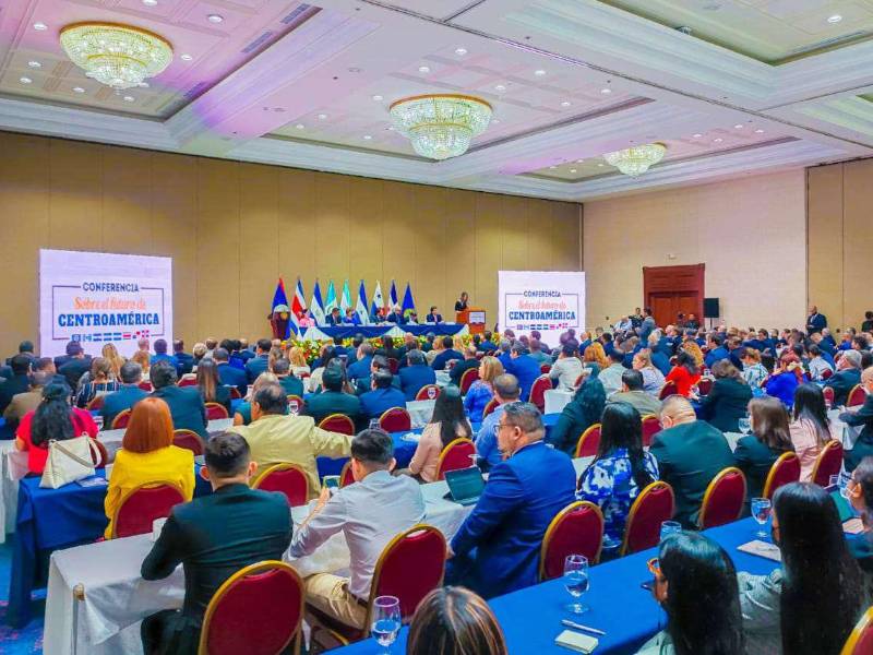Panorama de la reunión en la que se discutió el futuro de la región. Foto: gobernaciónsv