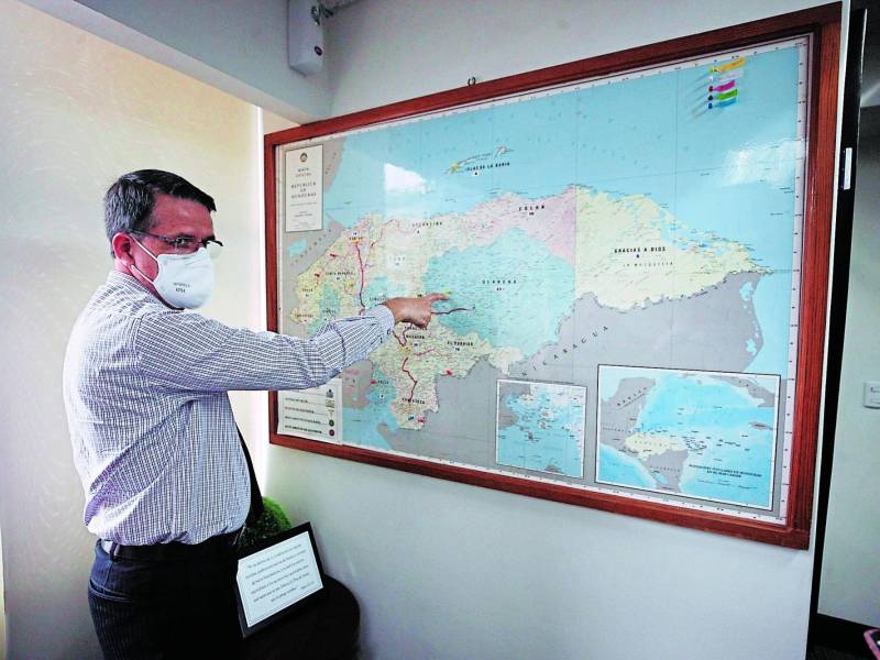 Matheu dijo que los hospitales serán construidos en Ocotepeque, Santa Bárbara y Olancho.