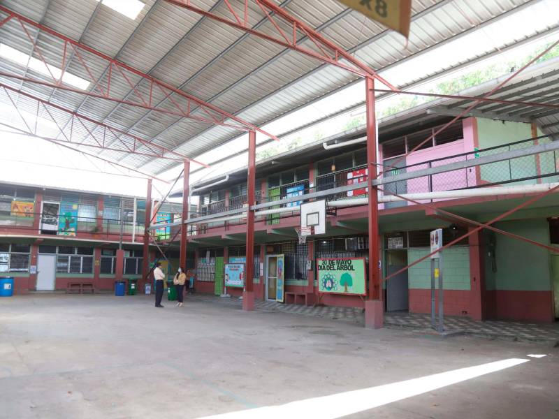 <b><span class=mln_uppercase_mln>Las autoridades aseguran que buscan evitar más contagios en la escuela.</span></b> Foto: Franklin M.