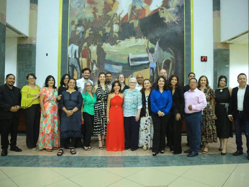 Los diversificados talentos hondureños inundaron de arte, significados y cultura el recinto bancario.