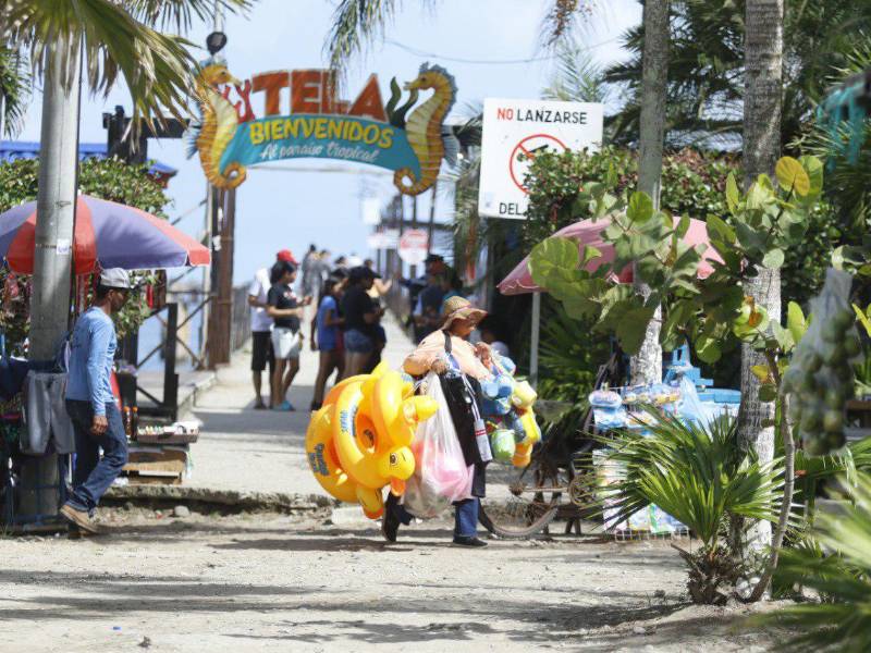 Turismo y color en Tela durante la Semana Morazánica
