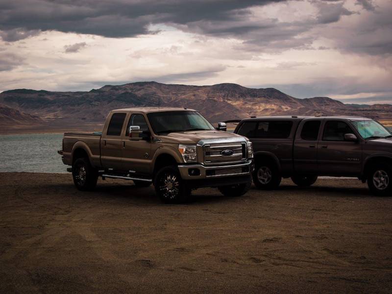 Las versiones 4x4, con sus distintos modelos, ofrecen una gran versatilidad para afrontar todo tipo de terrenos, convirtiendo a estos modelos en activos valiosos ideales para trabajos exigentes.