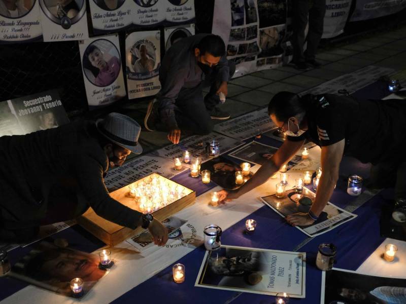 Nicaragüenses exiliados en Costa Rica realizaron una vigilia para exigir la liberación de los presos políticos.