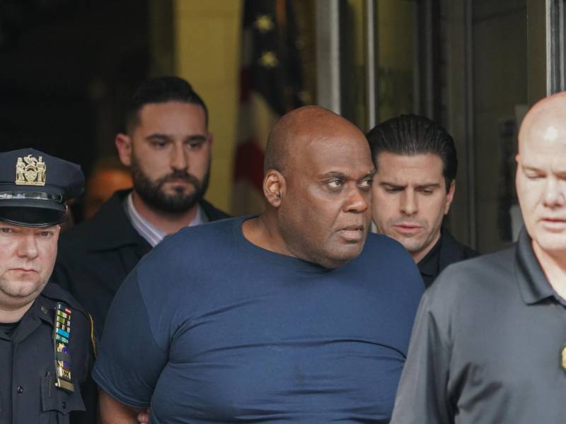 La defensa de Frank James pidió una evaluación psiquiátrica del acusado por el tiroteo en el metro de Nueva York.