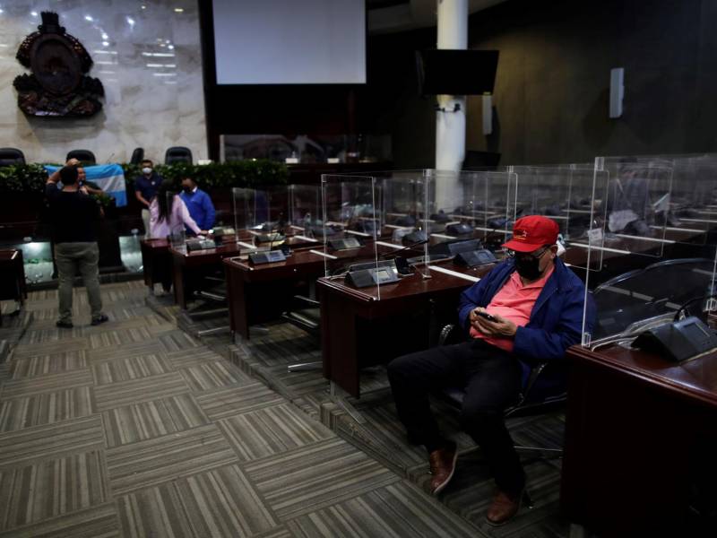 La crisis legislativa que atraviesa Honduras derivó luego de la elección de dos juntas directivas en el Parlamento. Foto: EFE