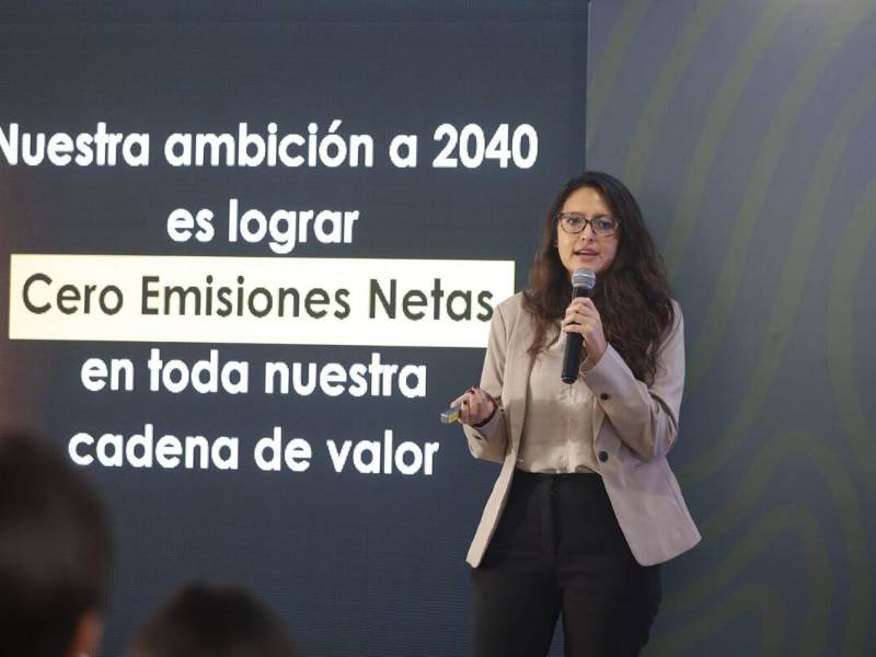 Soqui Calderon, Directora Regional de Sostenibilidad.