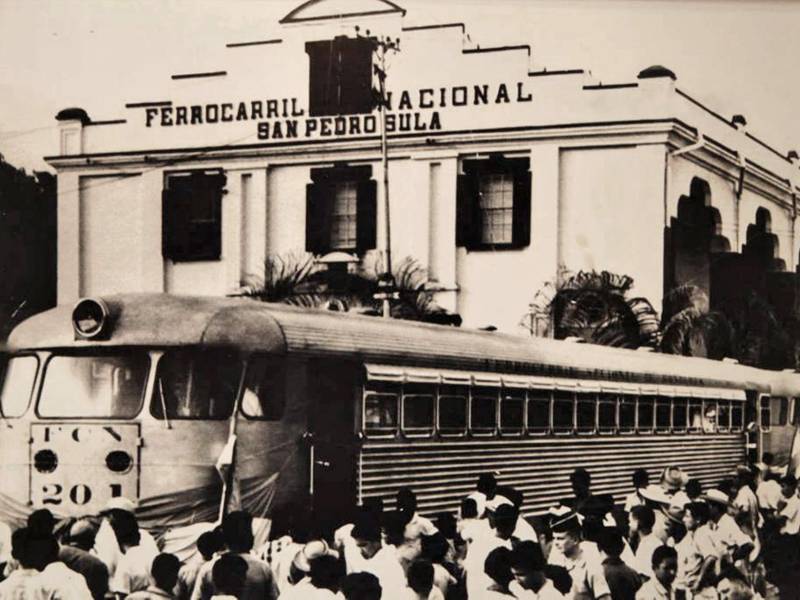El arquitecto olancho Héctor Bustillo Olvia estuvo encargado del diseño y supervisión de la Estación del Ferrocarril Nacional de Honduras.