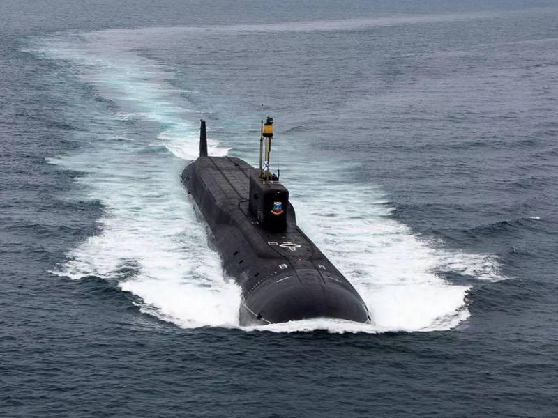 Un submarino ruso en aguas del mar Negro en una imagen de archivo.