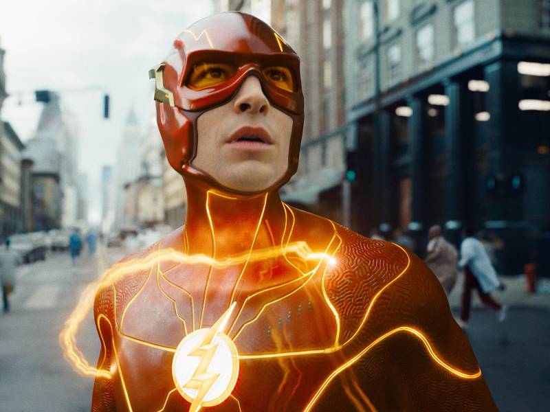 El actor estadounidense Ezra Miller interpreta a Flash.