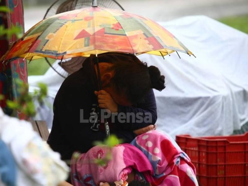 Desde hace un tiempo, las colonias de La Lima no se inundaban, luego de la construcción del canal Maya, pero esta vez las fuertes corrientes del Chamelecón hicieron que el mismo cediera.