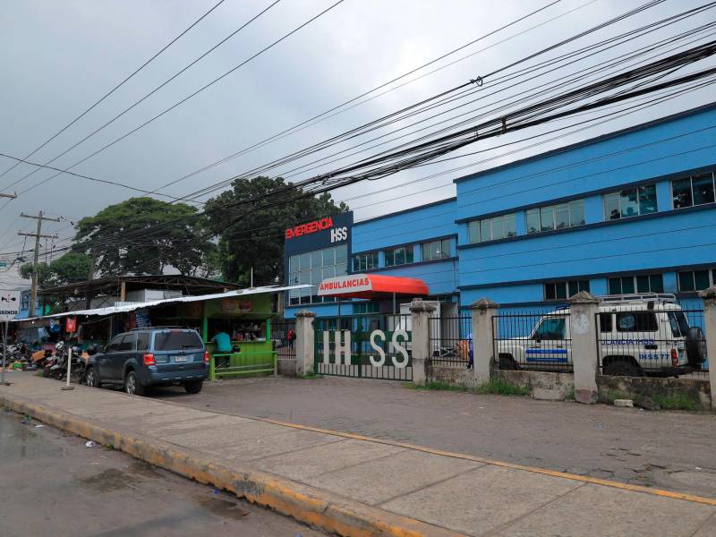 Hospital. En el IHSS de San Pedro Sula, las atenciones por covid han disminuido en las últimas semanas.