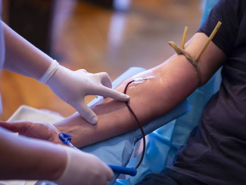 Cada 14 de junio se celebra el Día Mundial del Donante de Sangre con campañas de concienciación.