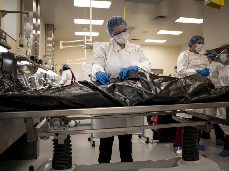 Médicos forenses de México fueron a Colorado para aprender sobre cómo detectar fentanilo en los cuerpos.