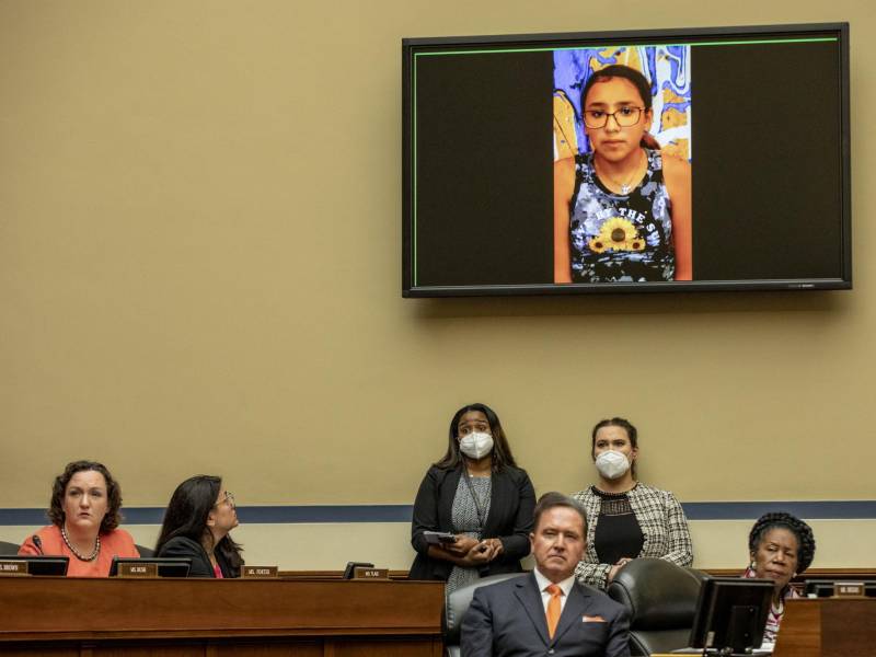 Miah Cerrillo testificó virtualmente ante el Congreso de EEUU afirmando no sentirse segura para regresar a la escuela.