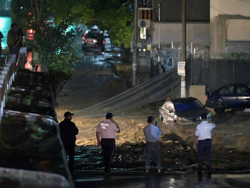 El ciclón dejó fuertes lluvias e inundaciones en varios estados del Pacífico mexicano.